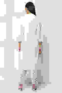 Off-White Cotton Blend Straight Kurta image number 3