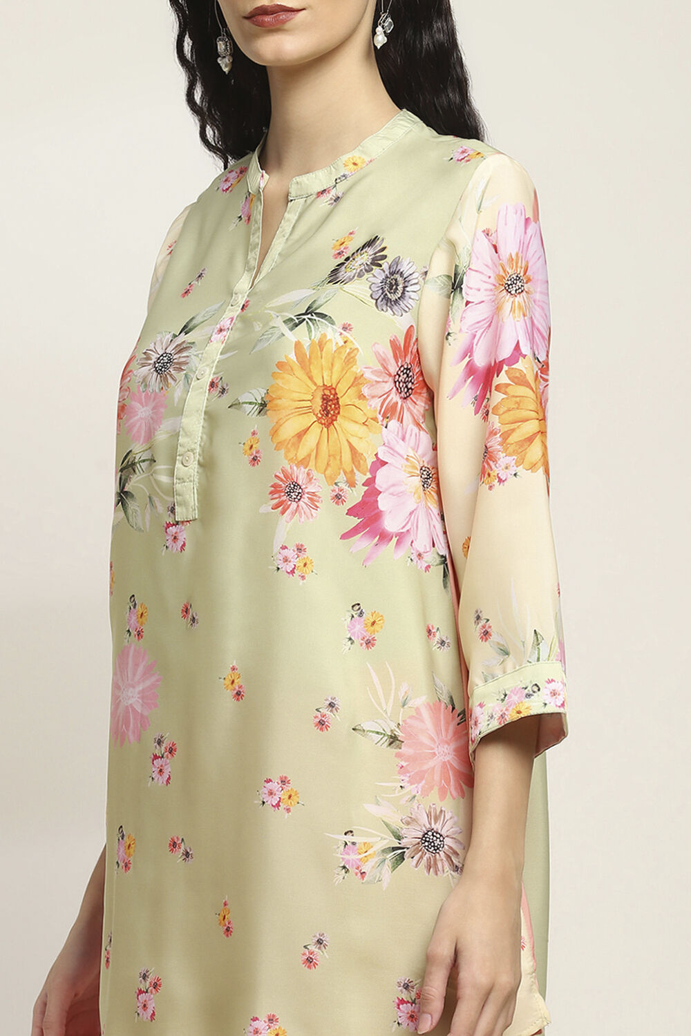 Lime Green Floral Printed Short Kurta image number 1