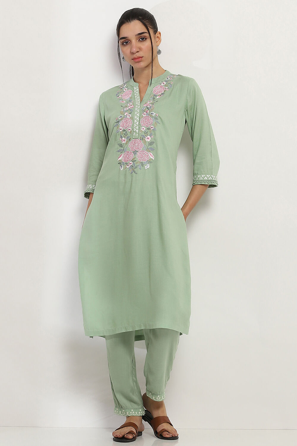 Sage Green Solid Regular Pants image number 0