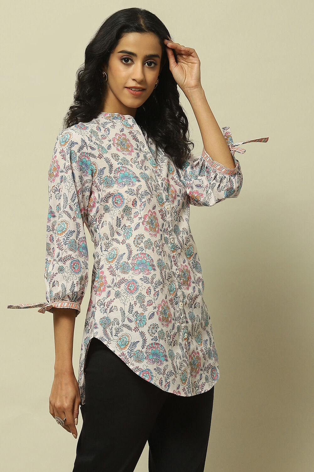 Light Pink Cambric Floral Printed Straight Kurti image number 4