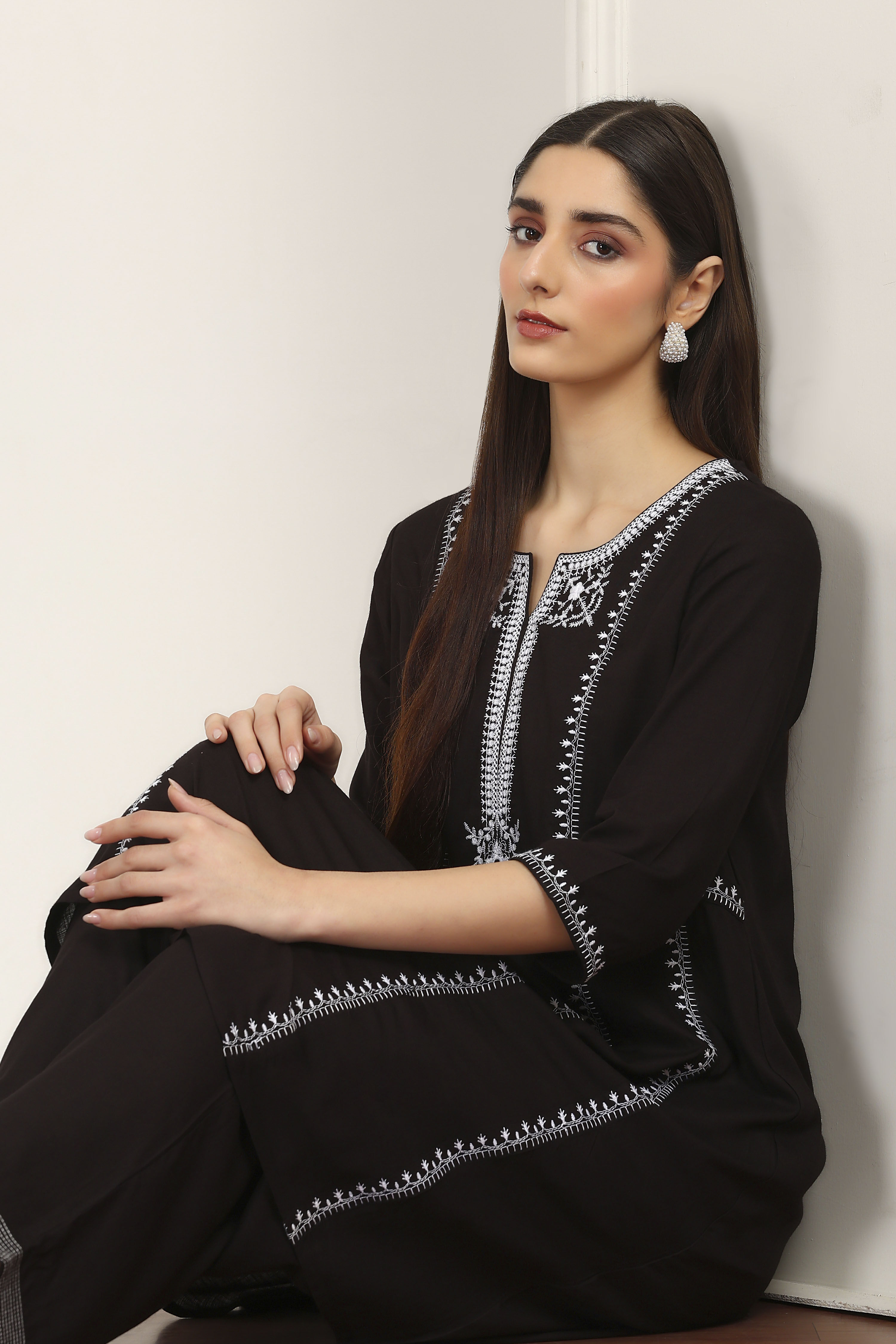 Black Rayon Viscose Rayon Kurta Pants Set image number 6