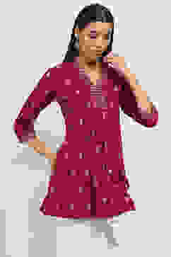 Maroon Cotton Printed Straight Indie Top image number 4