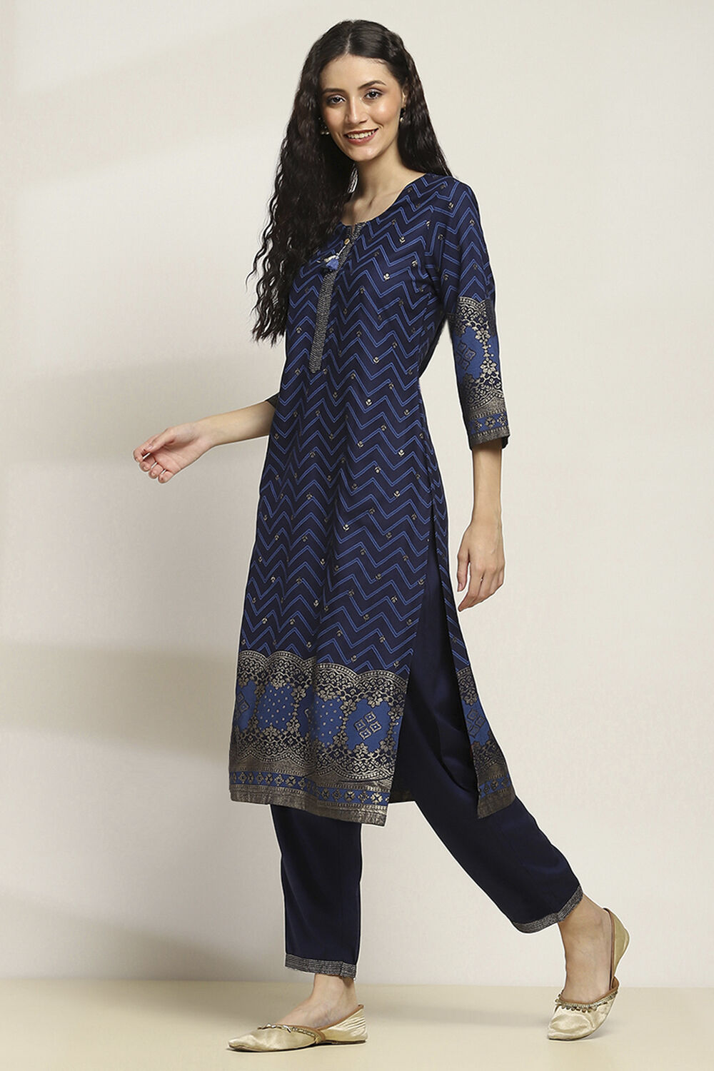 Indigo Viscose Rayon Printed Straight Kurta Pants Set image number 3