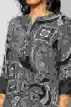 Black Poly Crepe Printed Straight Indie Top image number 1