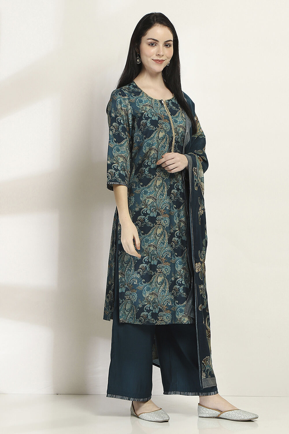 Green Viscose Blend Straight Suit Set image number 5