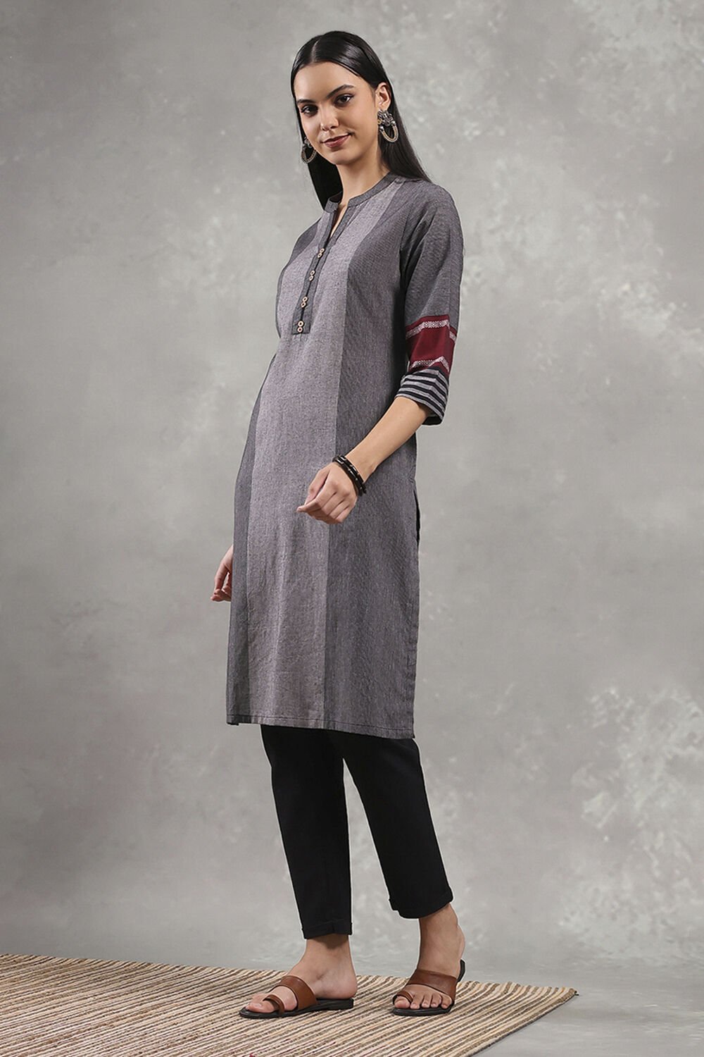 Black Cotton Textured Straight Kurta image number 2