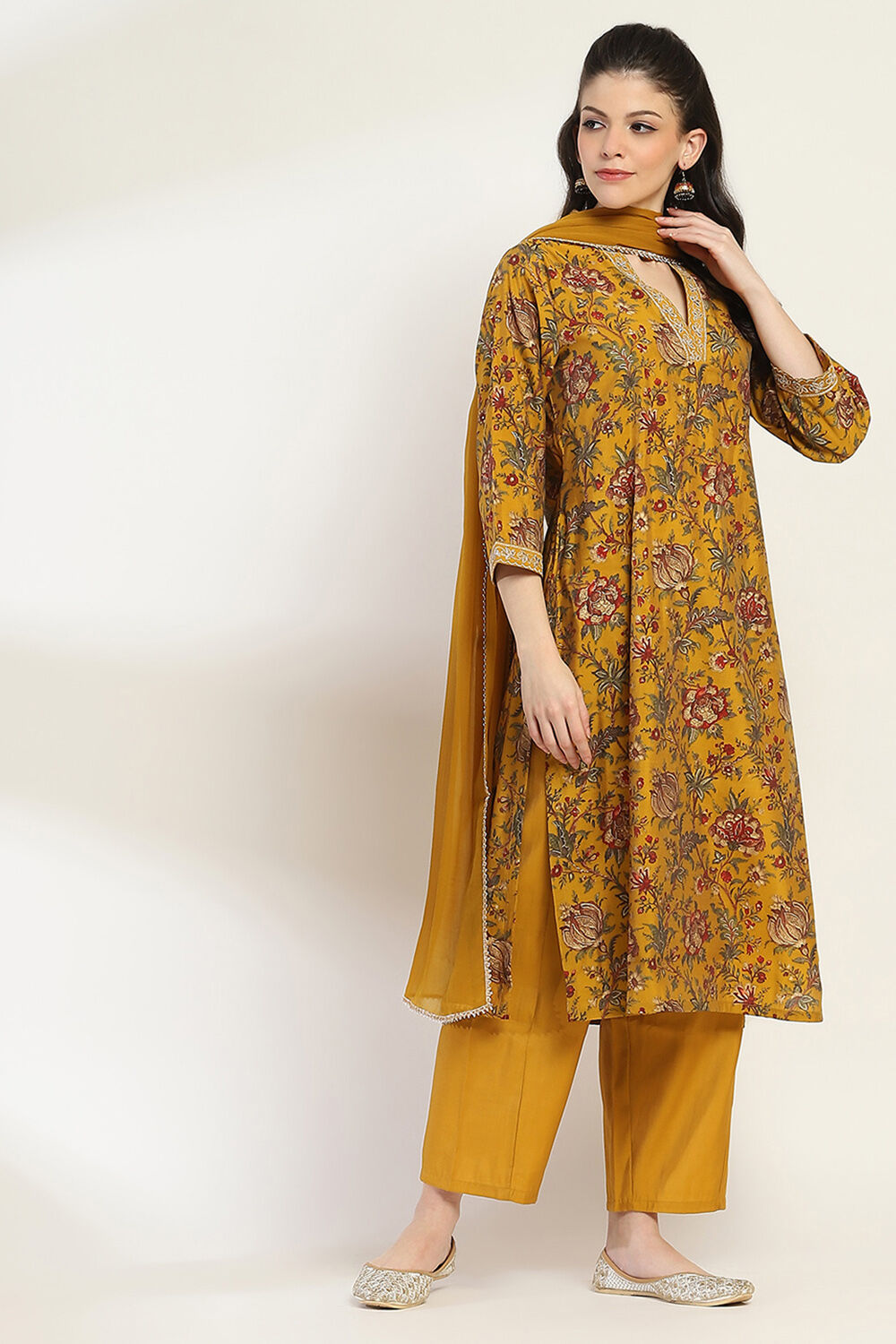 Yellow Cotton Blend Straight Suit Set image number 5