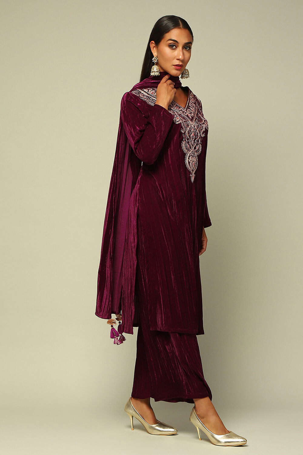 Wine Poly Velvet Straight Solid Kurta Palazzo Suit Set image number 5