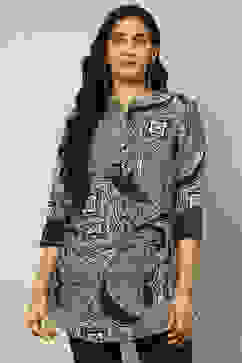 Black Poly Crepe Printed Straight Indie Top image number 5