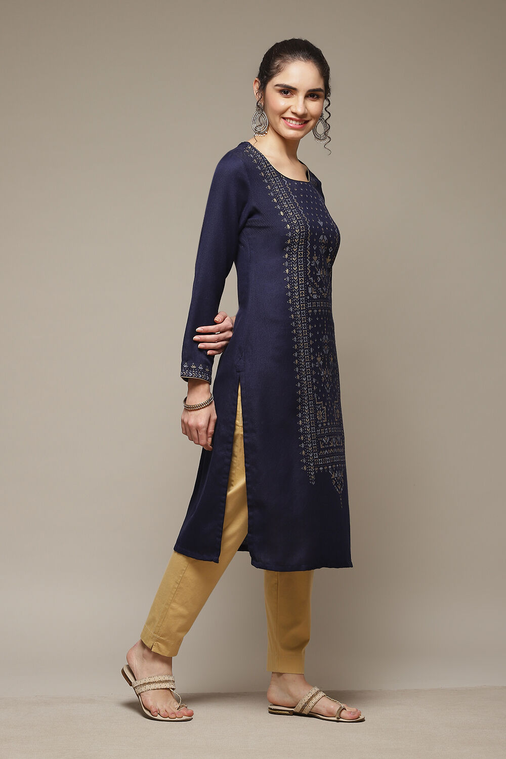 Indigo Acrylic Straight Kurta image number 4