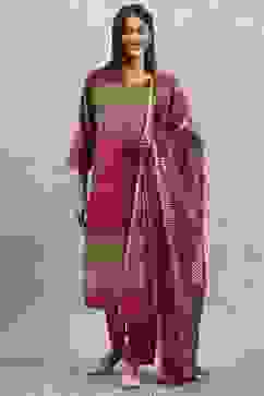 Fuchsia Viscose Blend Solid Straight Suit Set image number 6