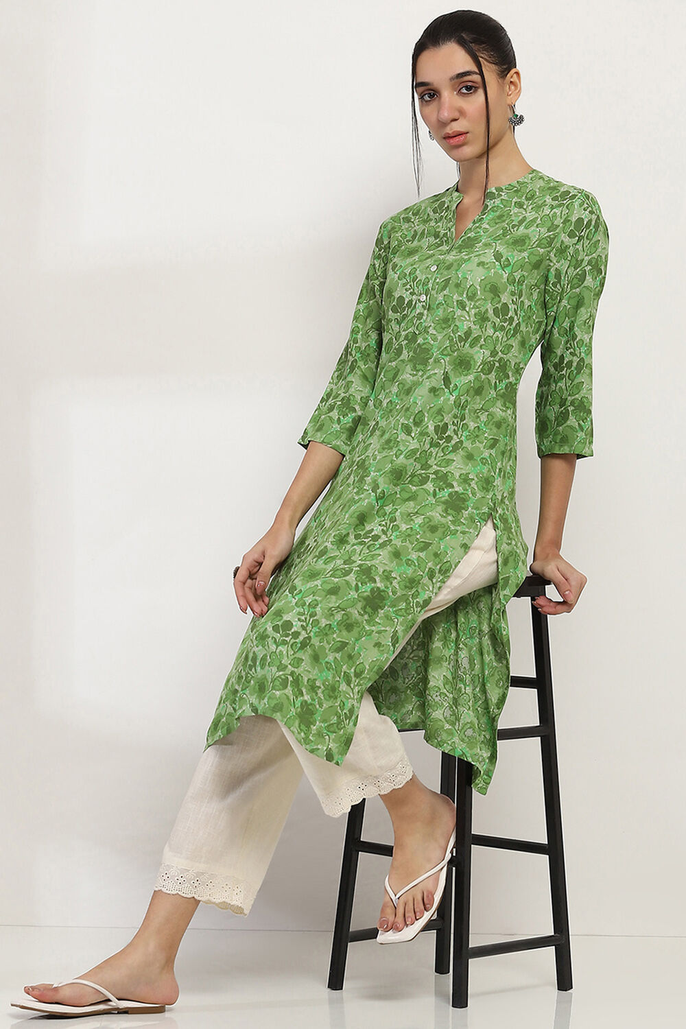 Sage Green Printed Straight Kurta image number 0