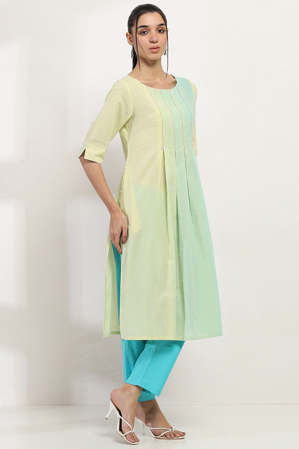 Lime Green Cotton Pleated Straight Kurta image number 4
