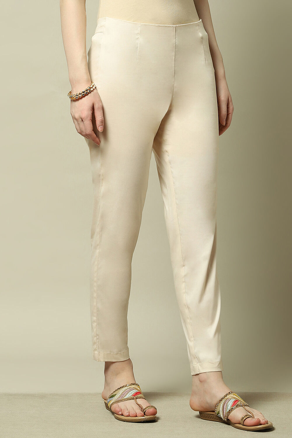 Cream-Coloured Cotton Solid Slim Fit Pants image number 3