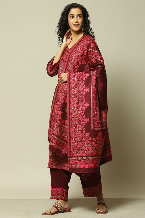 Maroon Poly Viscose Straight Yarndyed Kurta Palazzo Suit Set image number 4