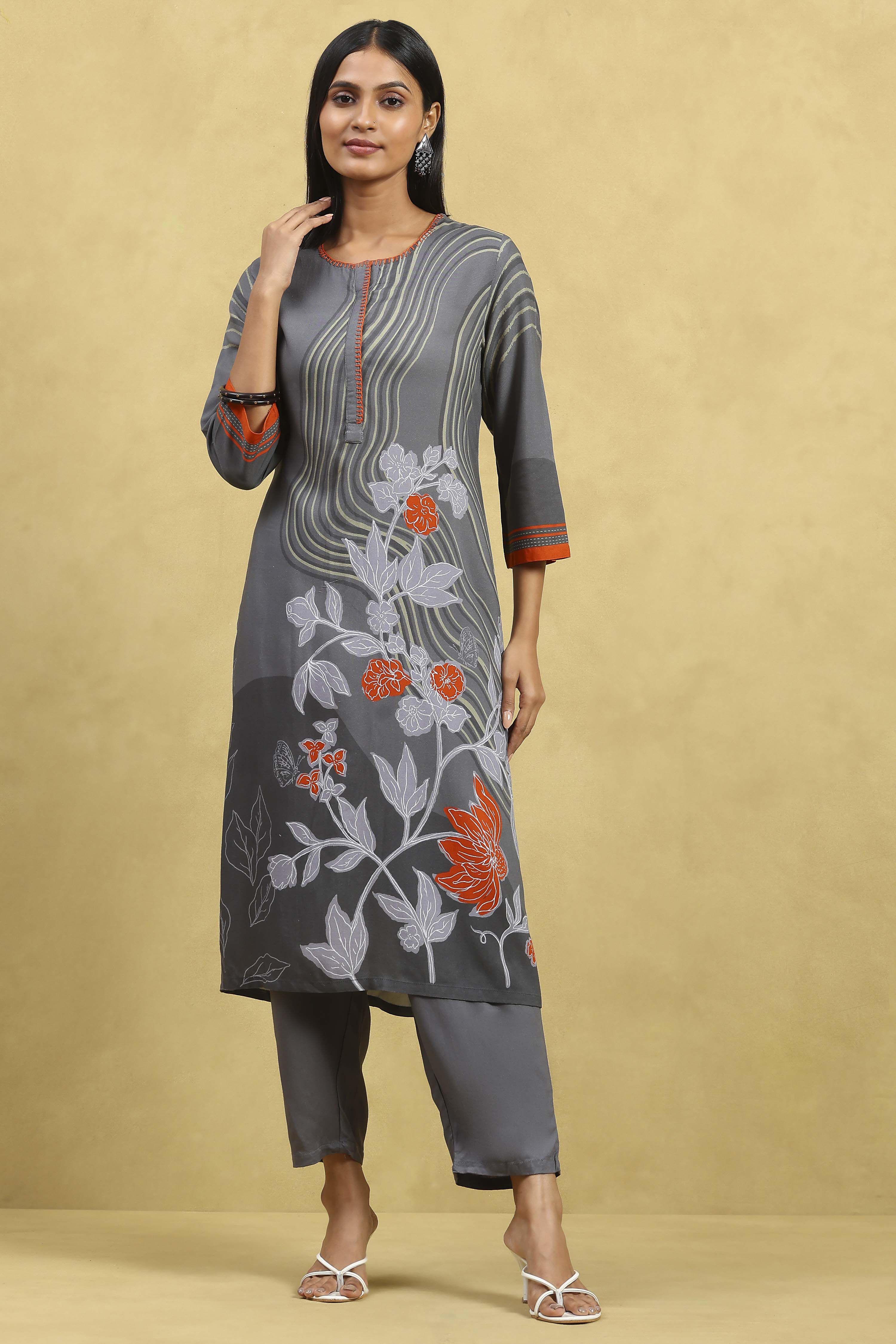 Grey Viscose Rayon Printed Straight Kurta Pants Set image number 6