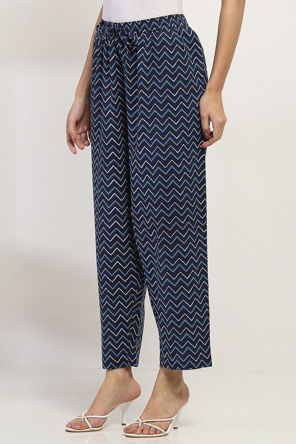 Indigo Cotton Printed Regular Pants image number 2