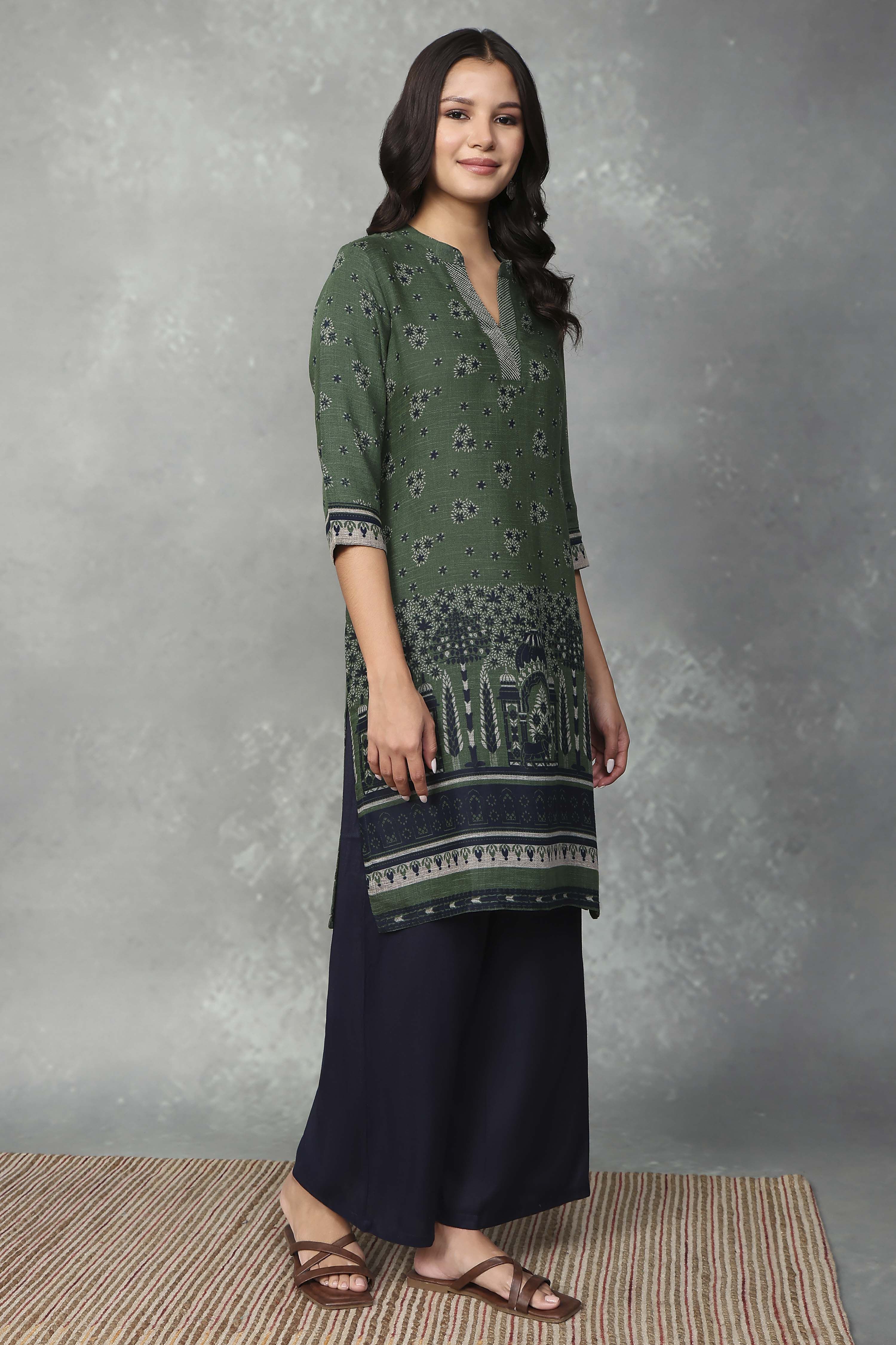 Green Viscose Polyester Viscose Rayon Kurta Pants Set image number 5