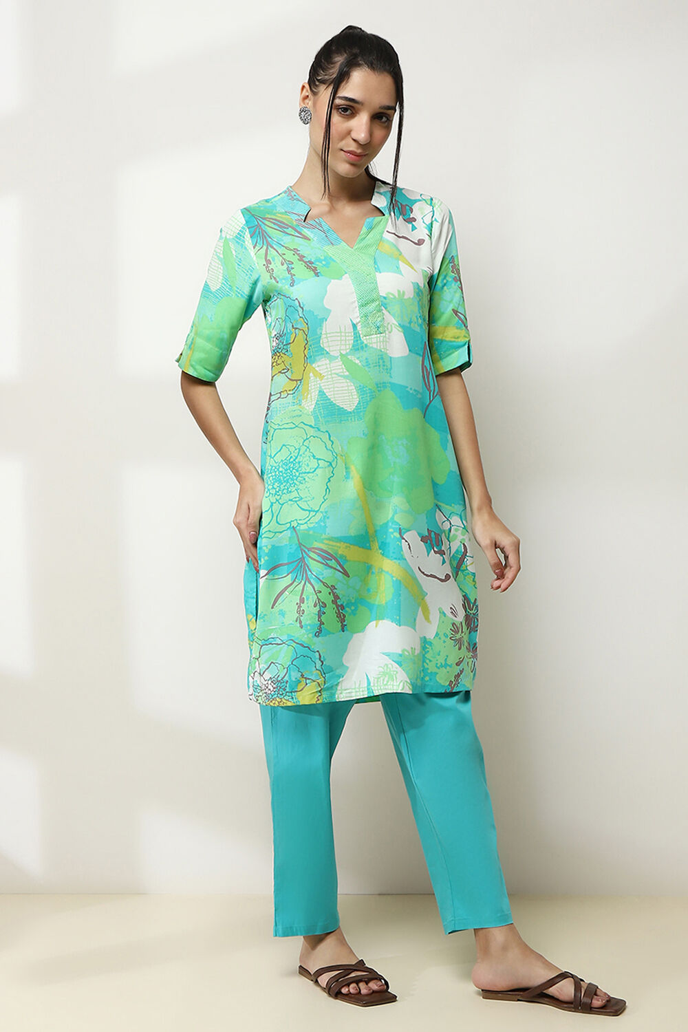 Aqua Floral Printed Straight Kurta image number 4