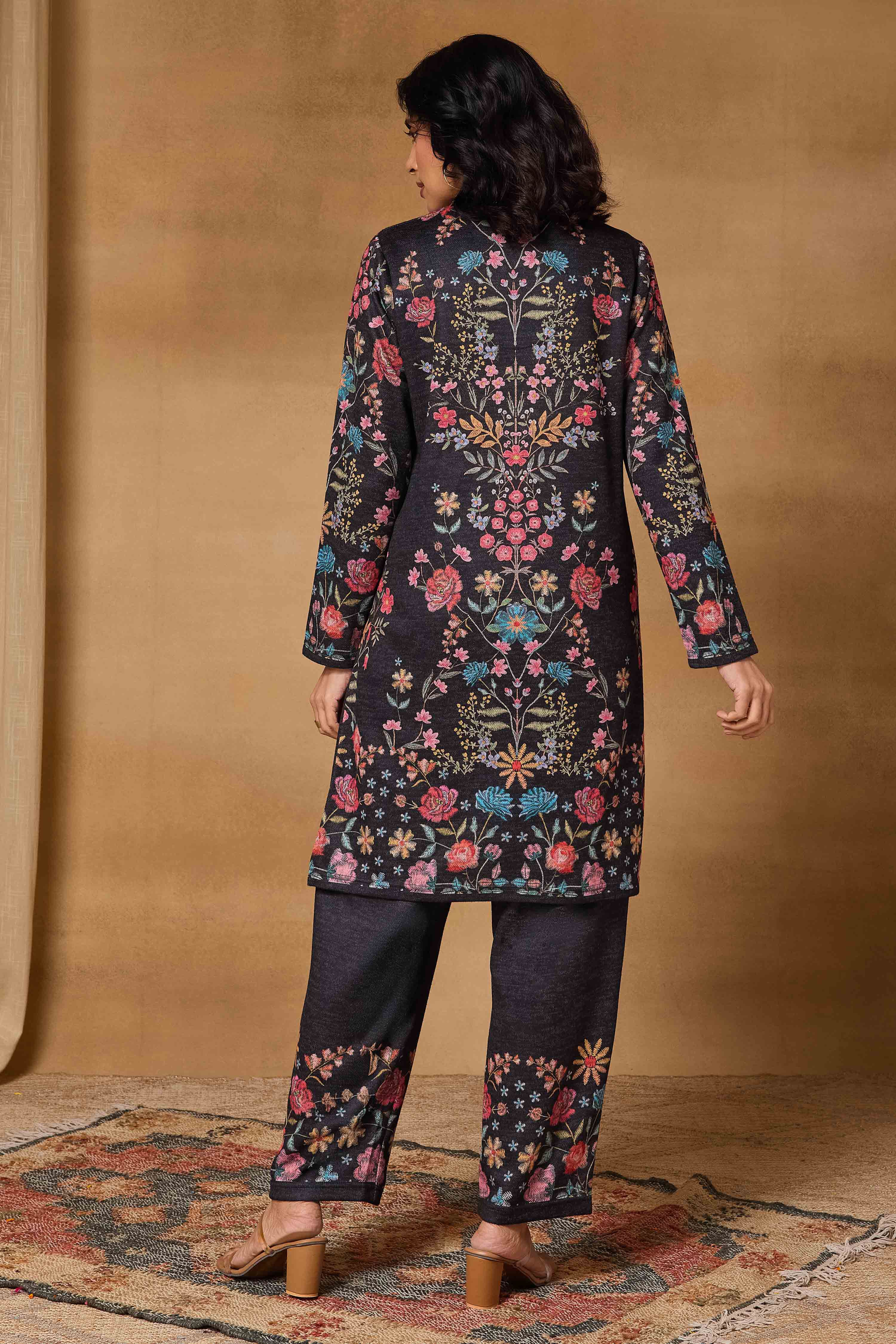 Black Floral Printed Straight Kurta Set image number 5