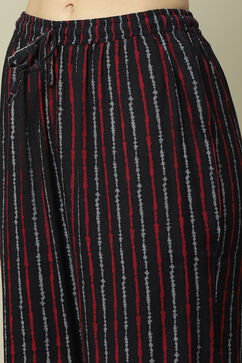 Navy Blue Cotton Blend Straight Printed Kurta Palazzo Suit Set image number 2