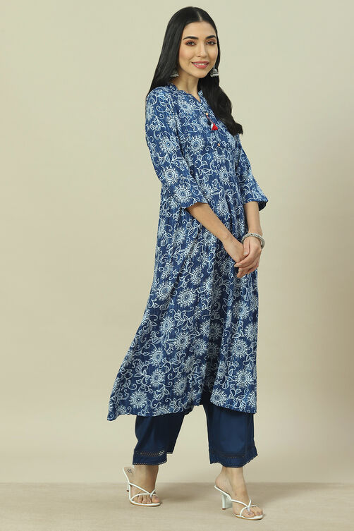 Indigo LIVA Straight Printed Dress image number 3