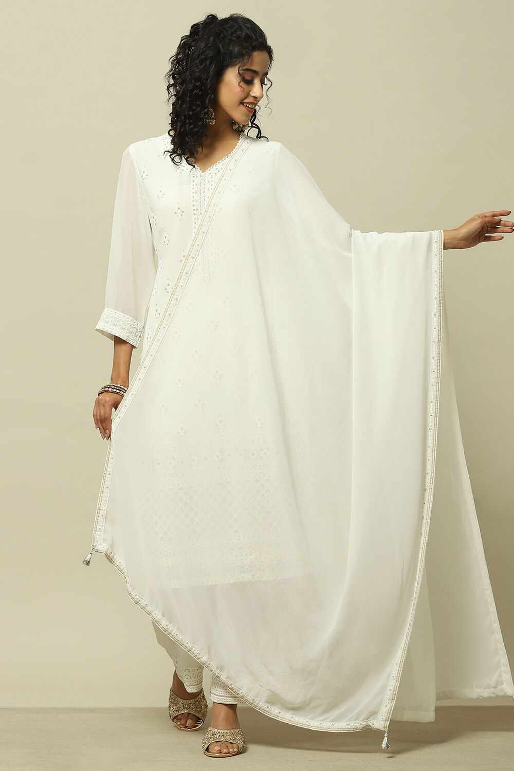 White Poly Georgette Solid Dupatta image number 0