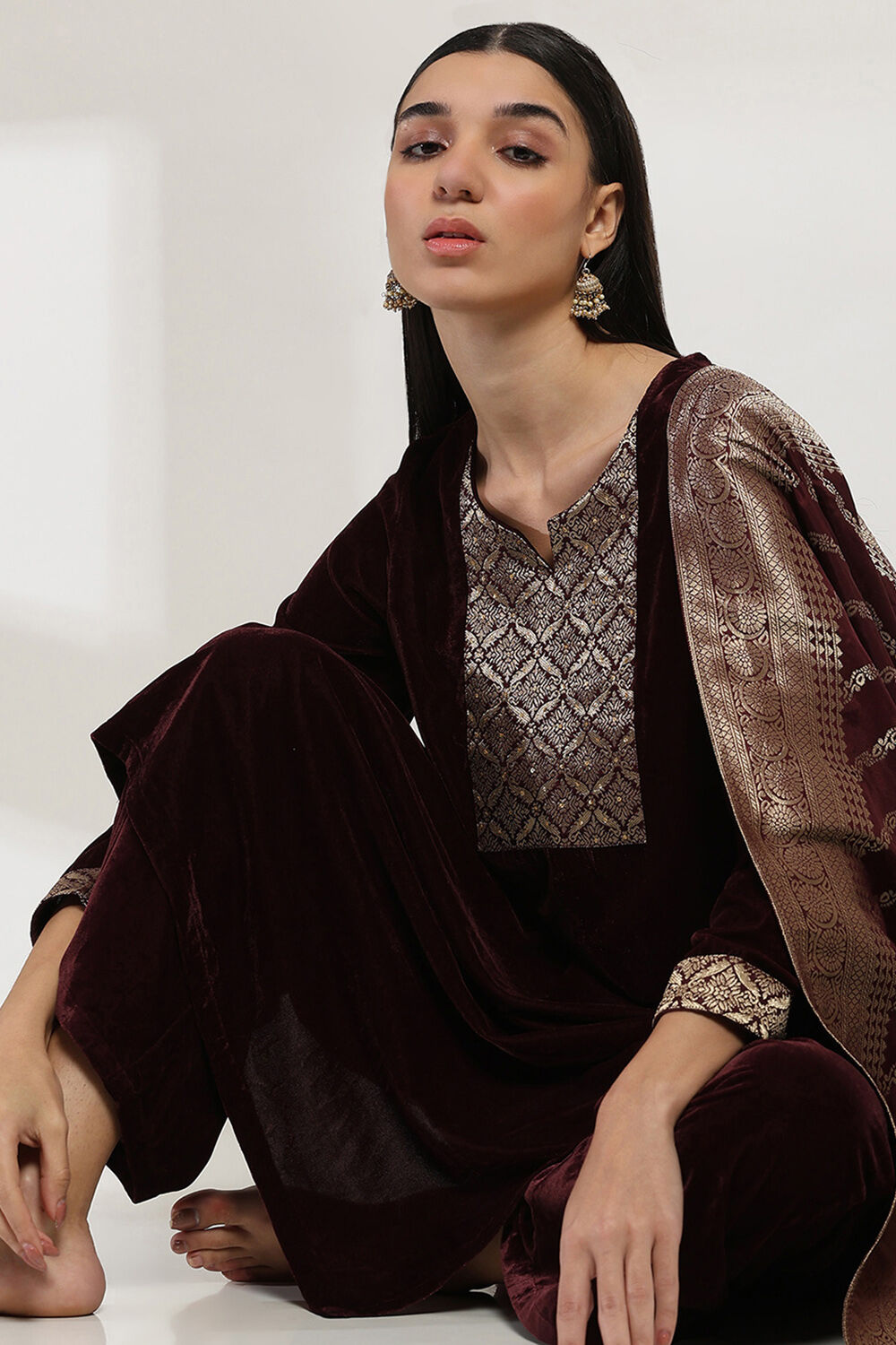 Wine Poly Velvet Straight Solid Kurta Palazzo Suit Set image number 6