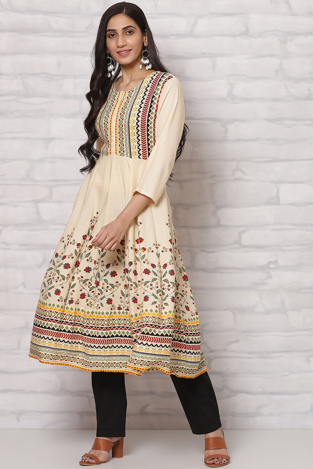 Liva brand sales kurtis online