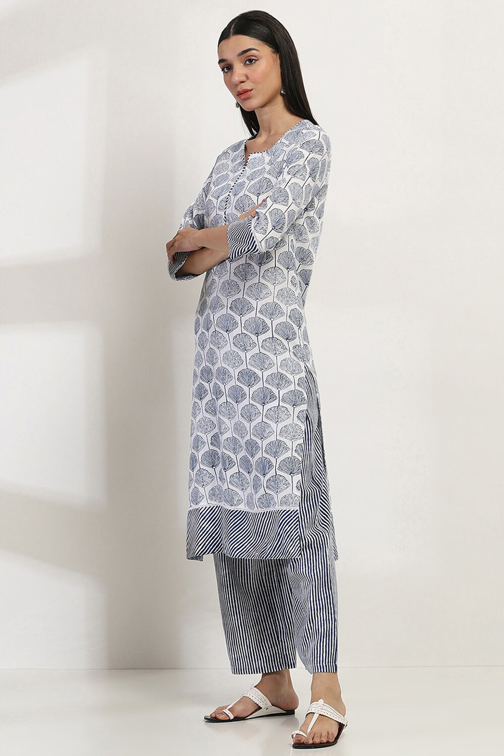 Blue Printed Straight Kurta Set image number 3