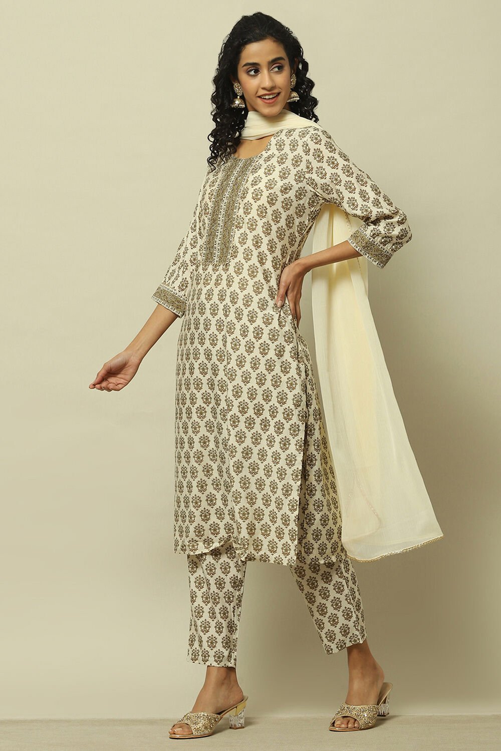 Ivory Printed Straight Kurta & Pants Suit Set image number 4
