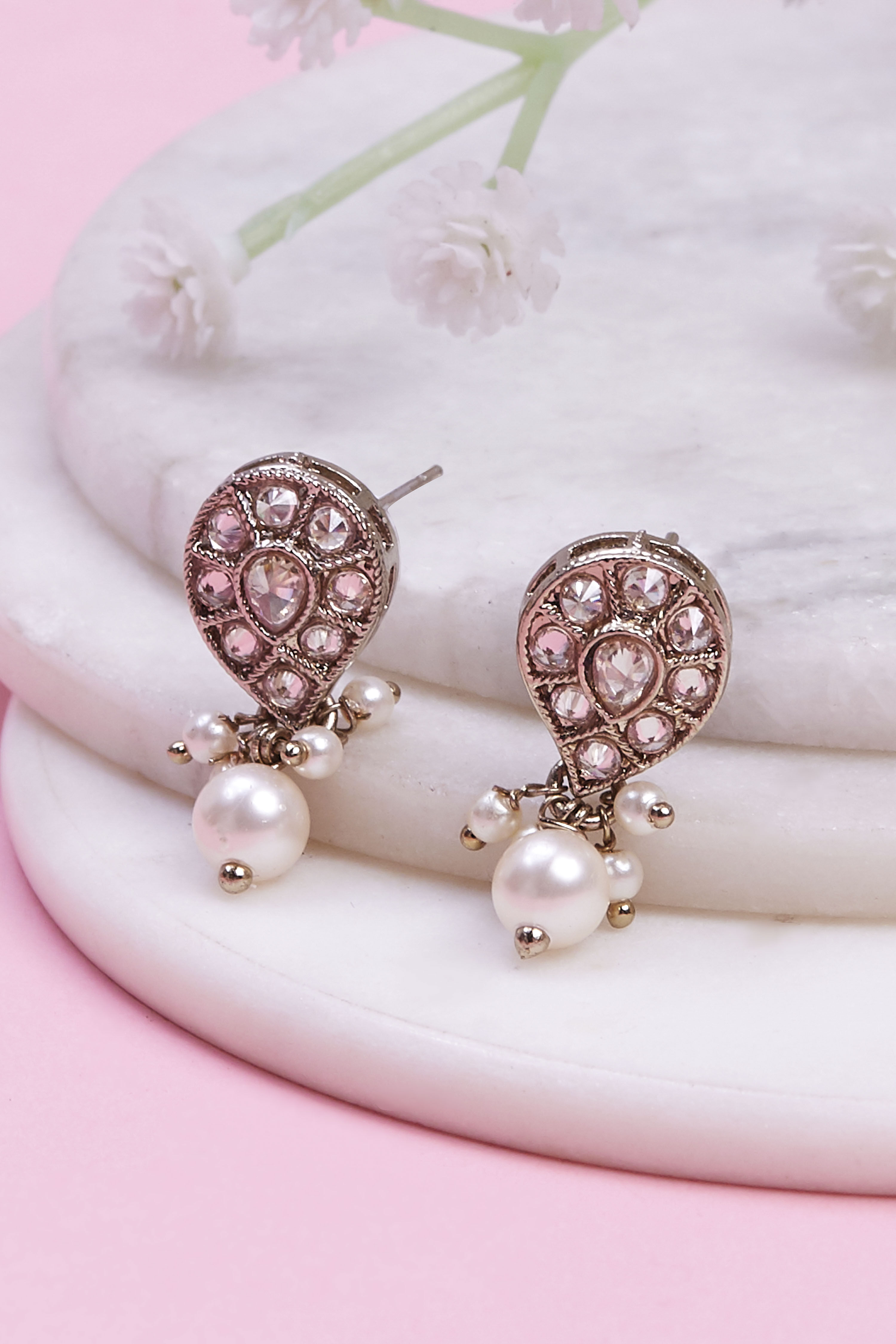 Champagne Brass Studs image number 0