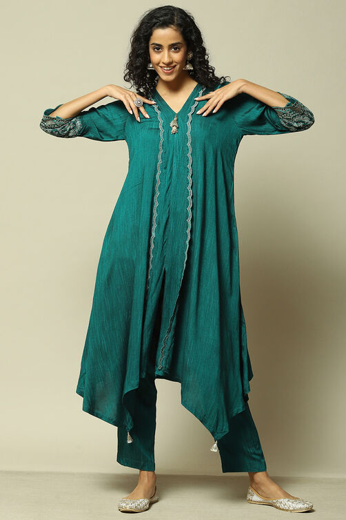 Green Poly Viscose Straight Printed Suit set image number 0