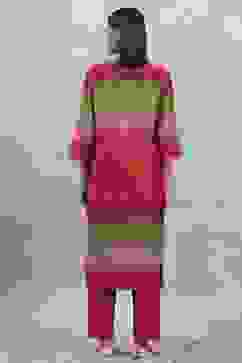 Fuchsia Viscose Blend Solid Straight Suit Set image number 4