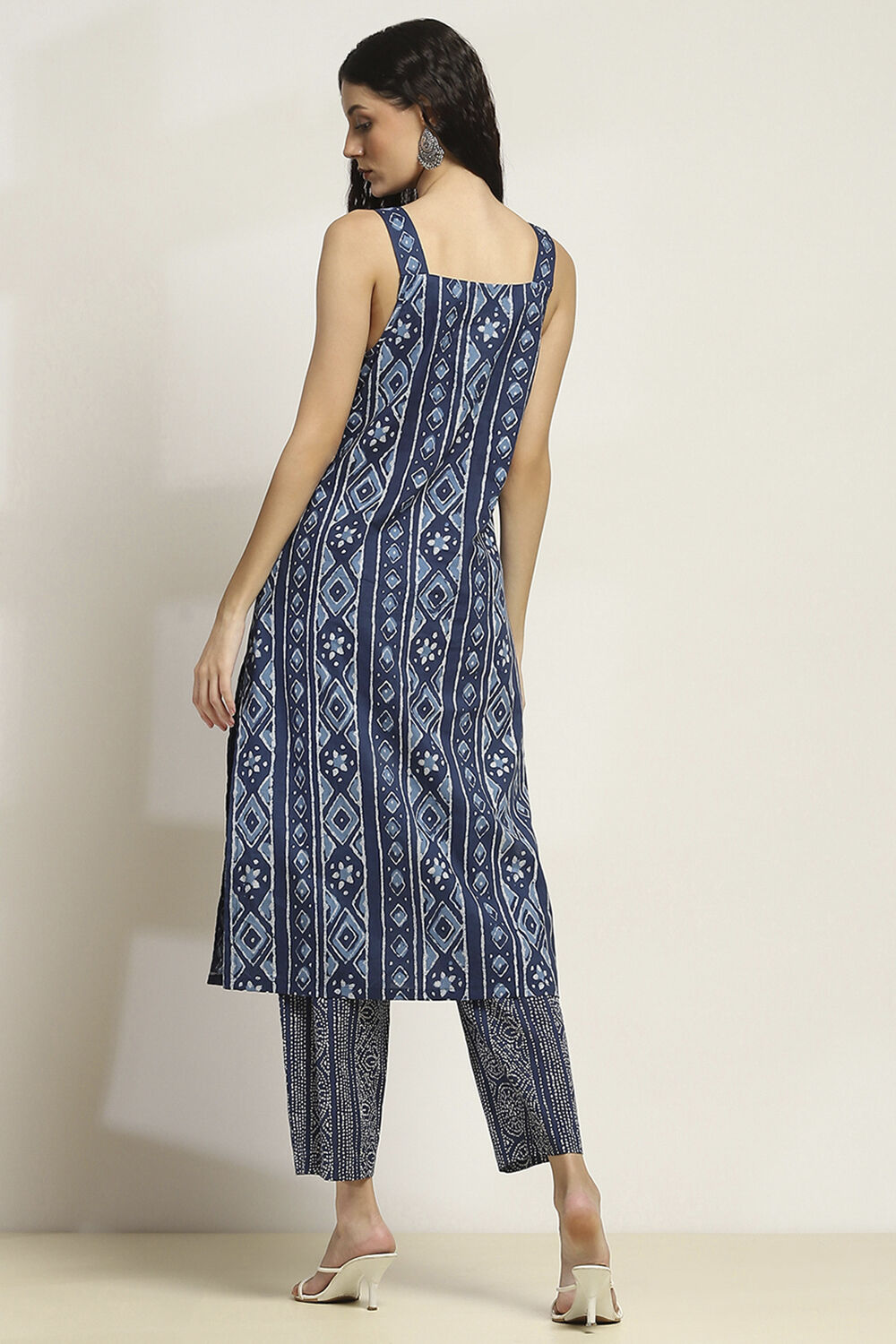 Indigo Cotton Printed Staright Suit Set image number 4