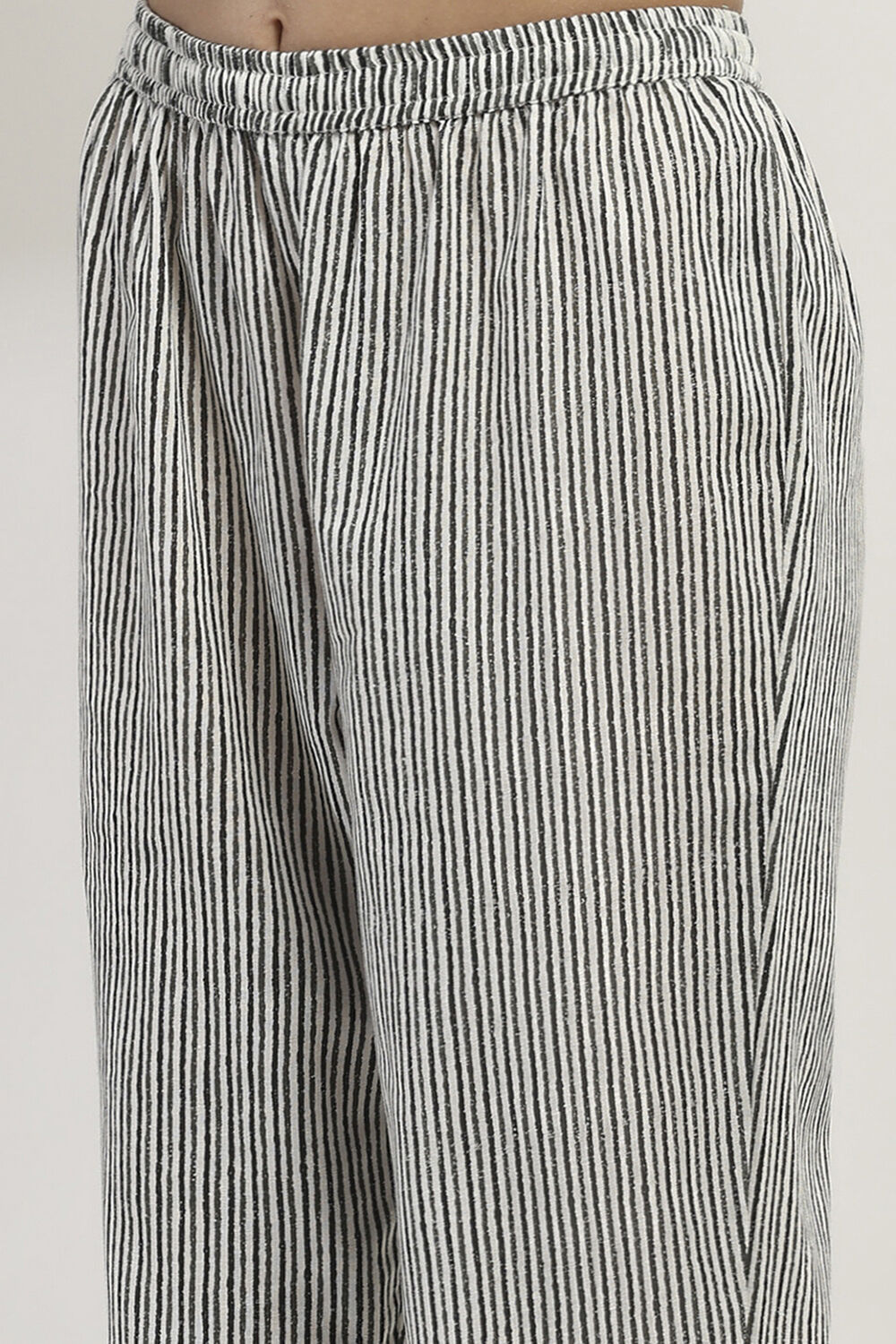 White and Black Printed Straight Suit Set image number 2