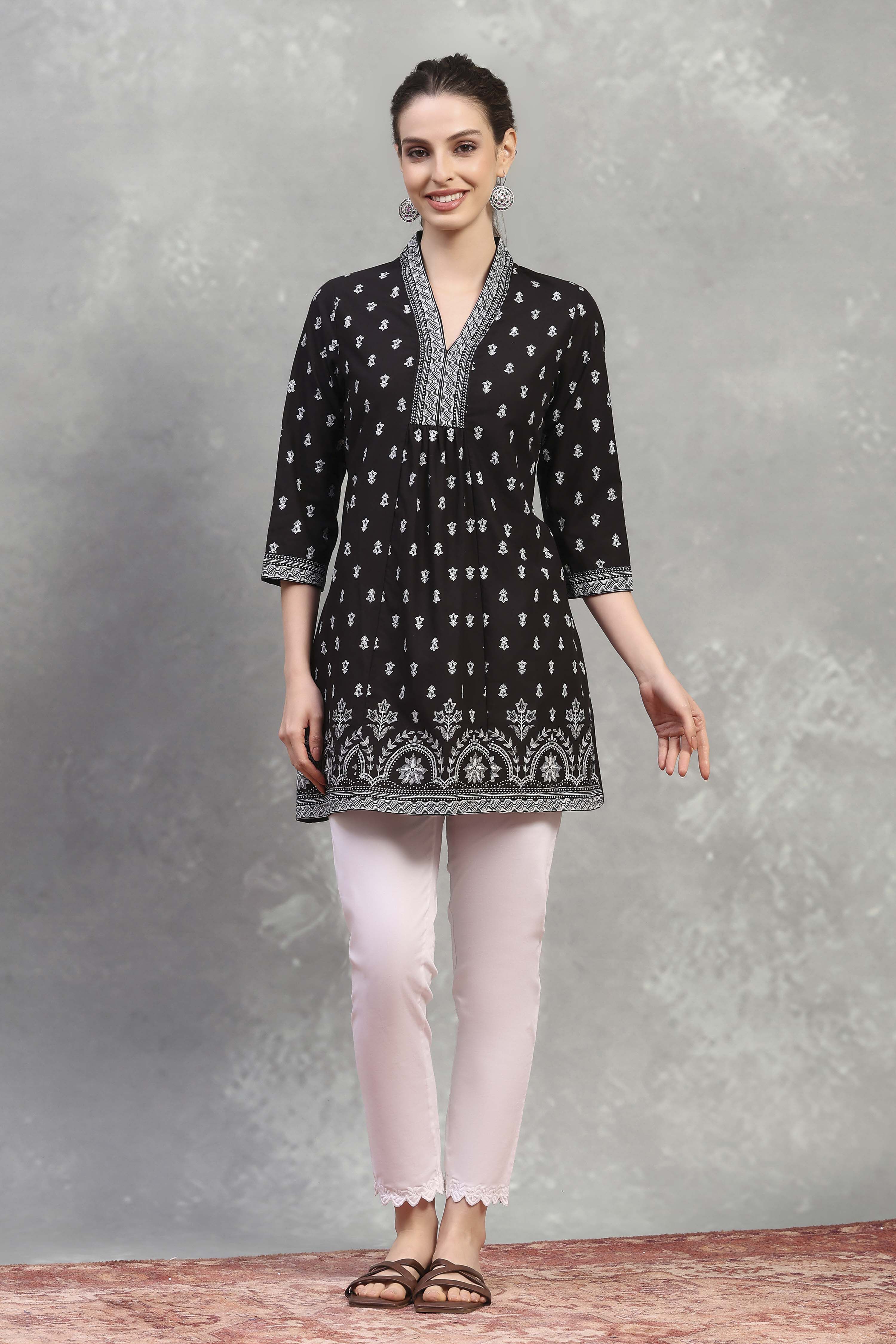 Black Cotton Printed A-Line Top image number 0