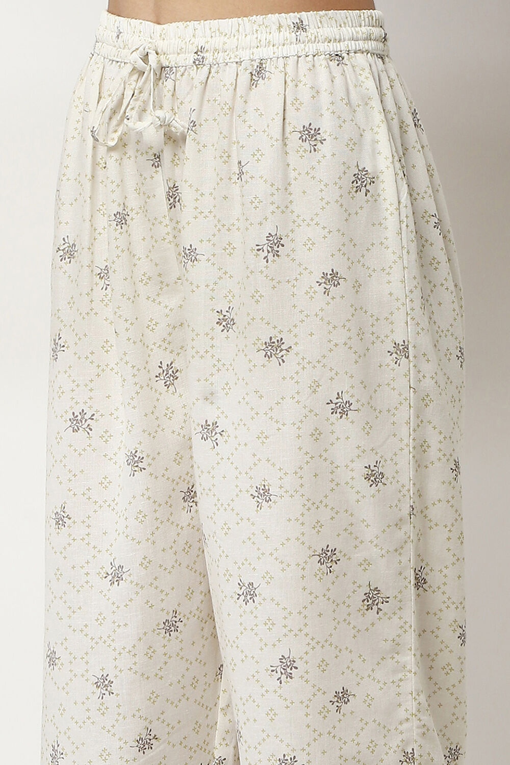 Off-White Printed Straight Suit Set image number 2