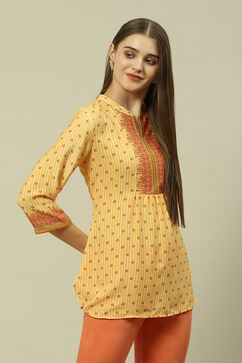 Yellow Polyester Straight Printed Top image number 4