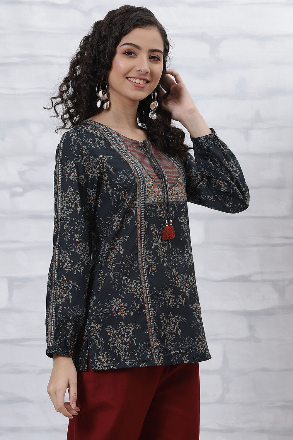 Black Art Silk Kurti image number 3