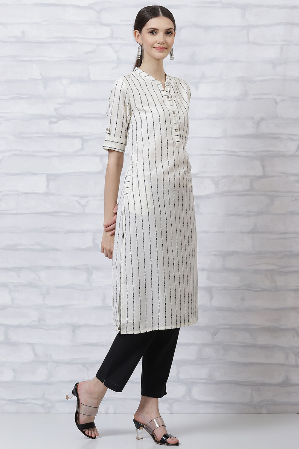 Off-white Printed Straight Kurta image number 3
