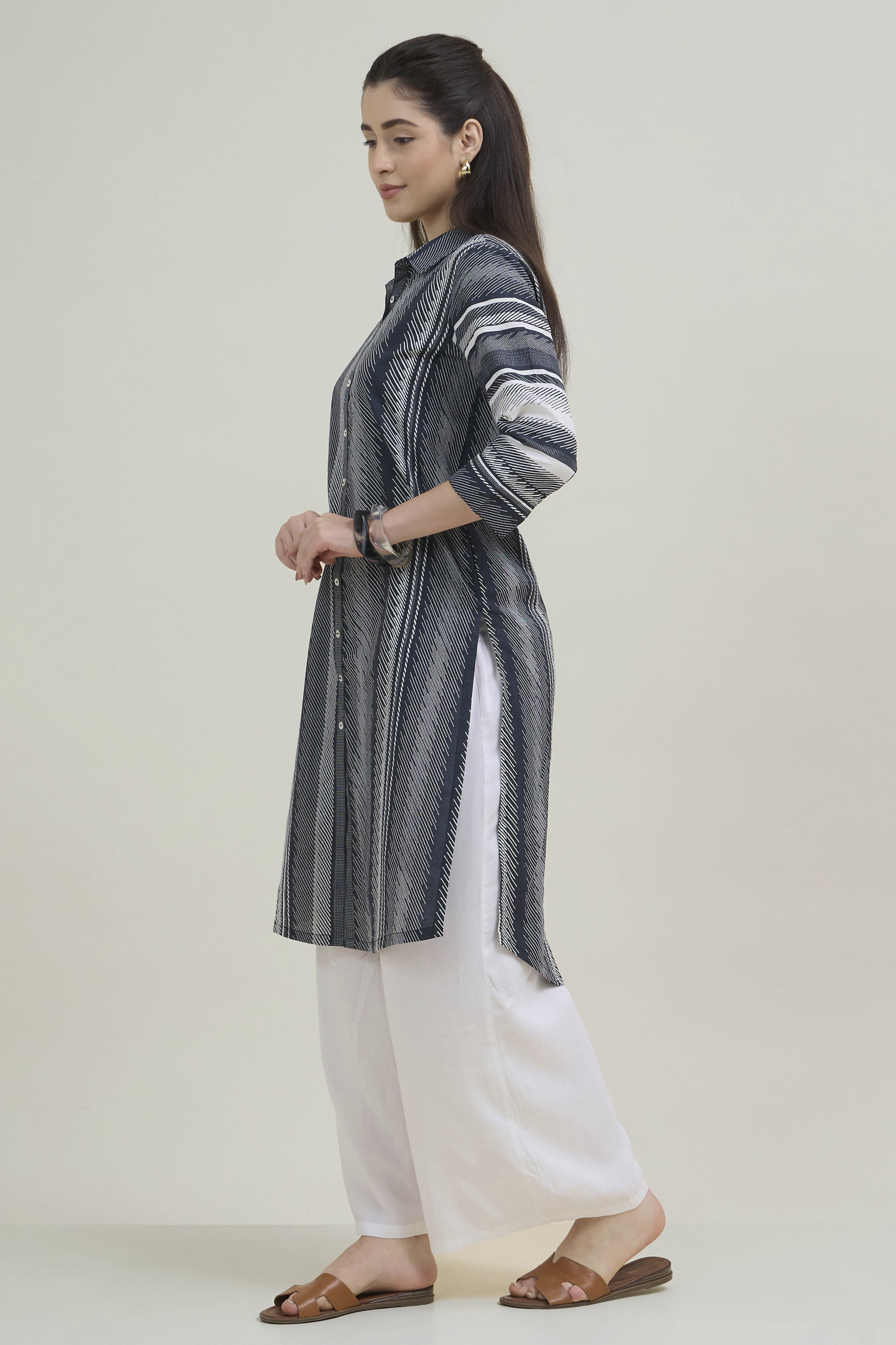Black White Cotton Flex Straight Printed Kurta image number 2