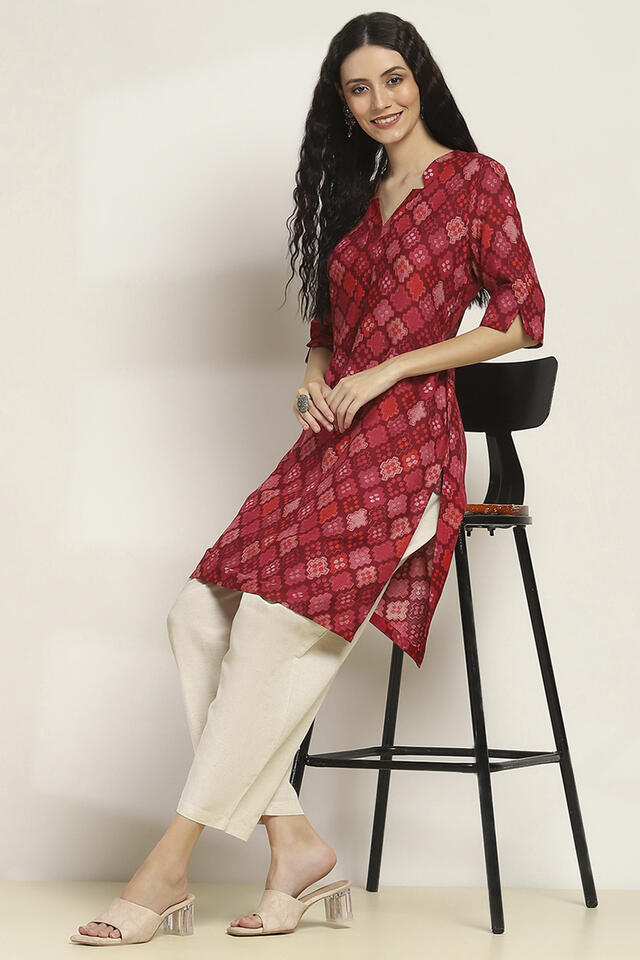 Rangriti Rayon Printed Straight Kurta in Red
