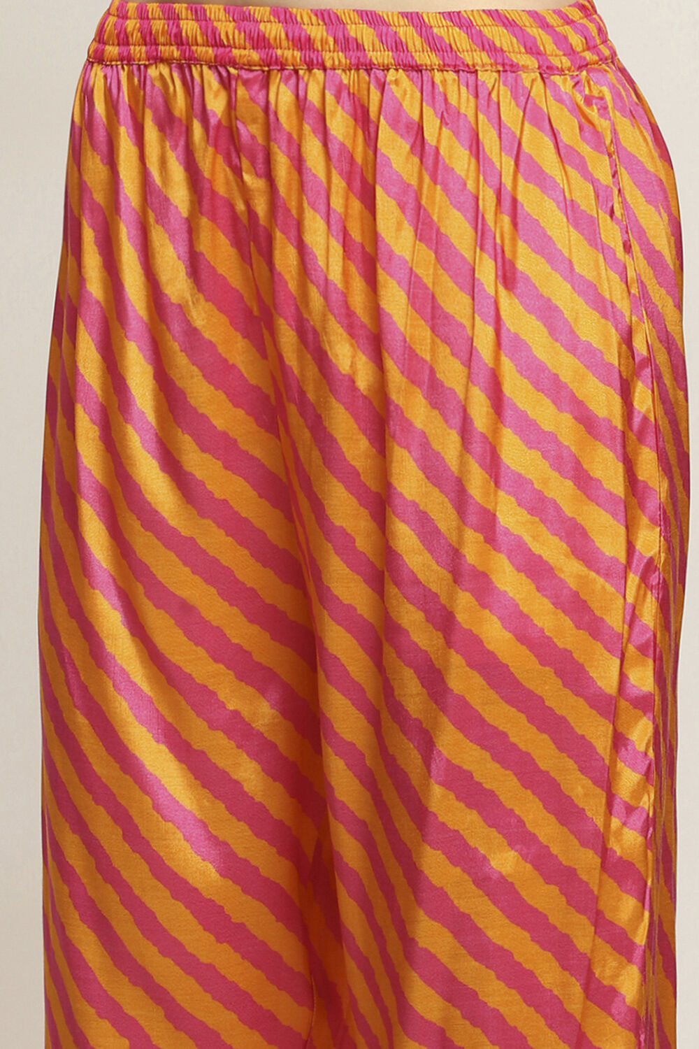 Gold Viscose Straight Set image number 2