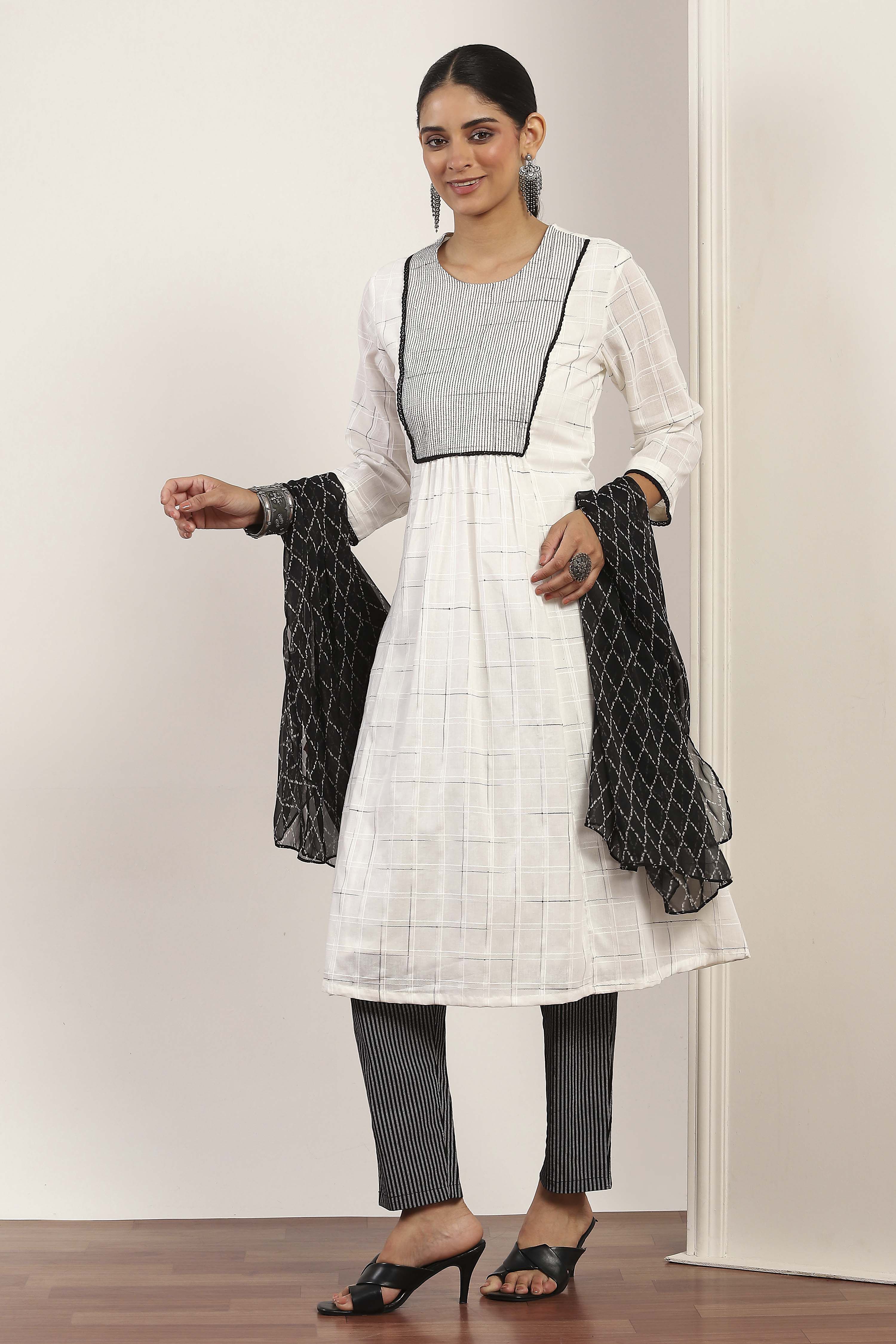 White Cotton A-Line Suit Sets image number 0
