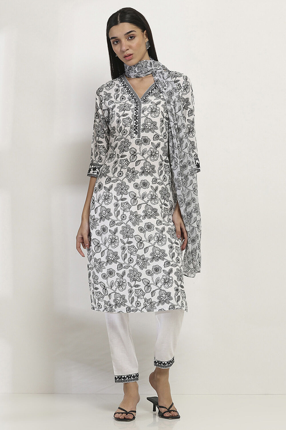 White and Black Printed Straight Suit Set image number 0