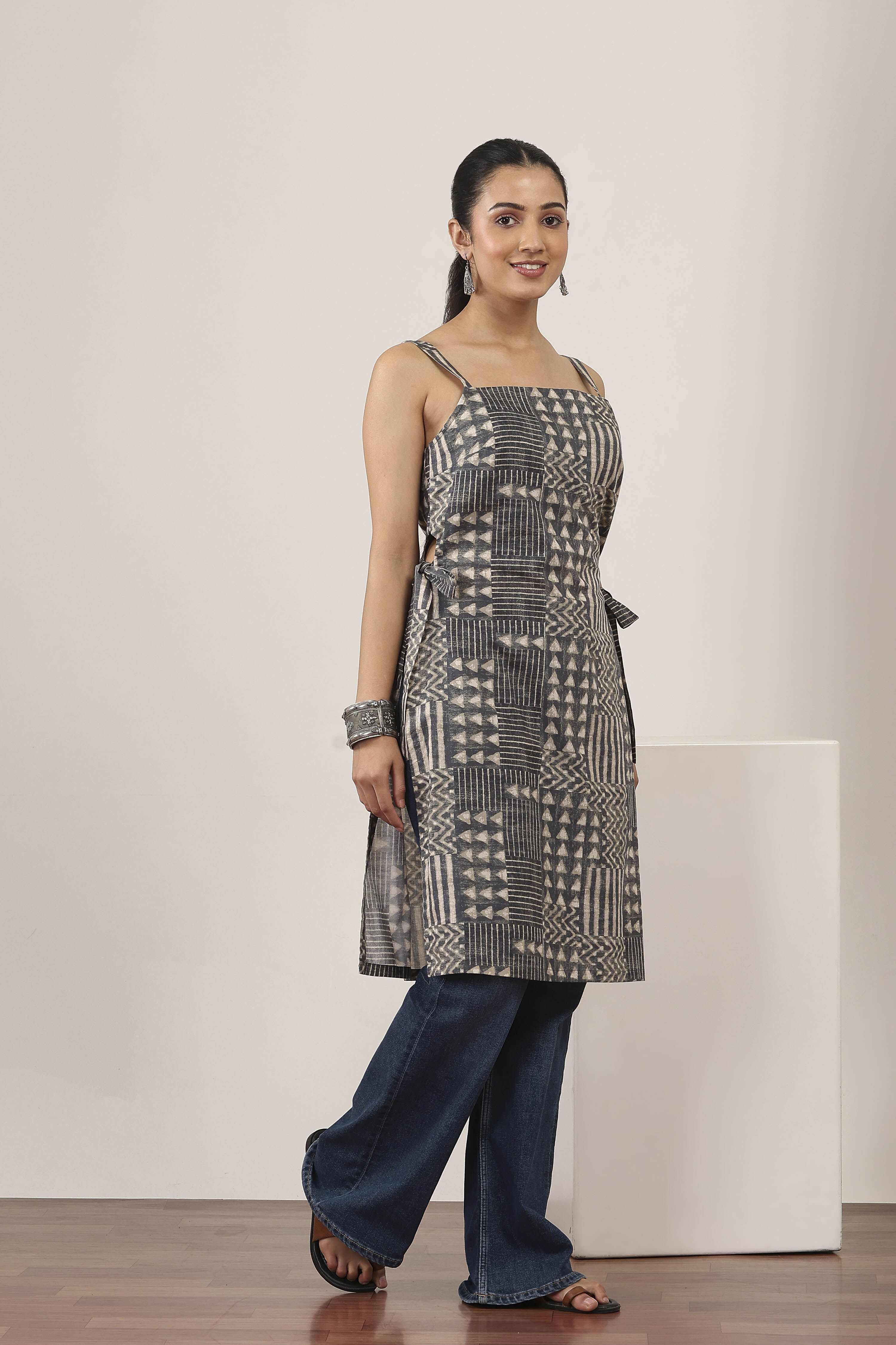 Beige Cotton Straight Kurtas image number 4