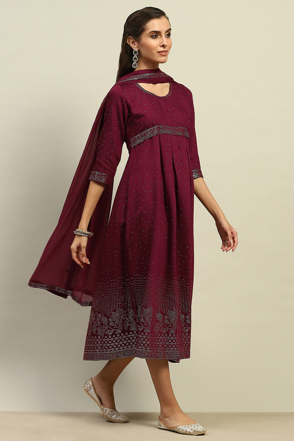 Red Viscose Blend Gathered Printed Dress With Dupatta image number 4