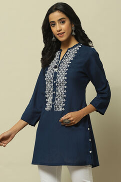 Navy Blue Schiffli Detail Straight Indie Top image number 2