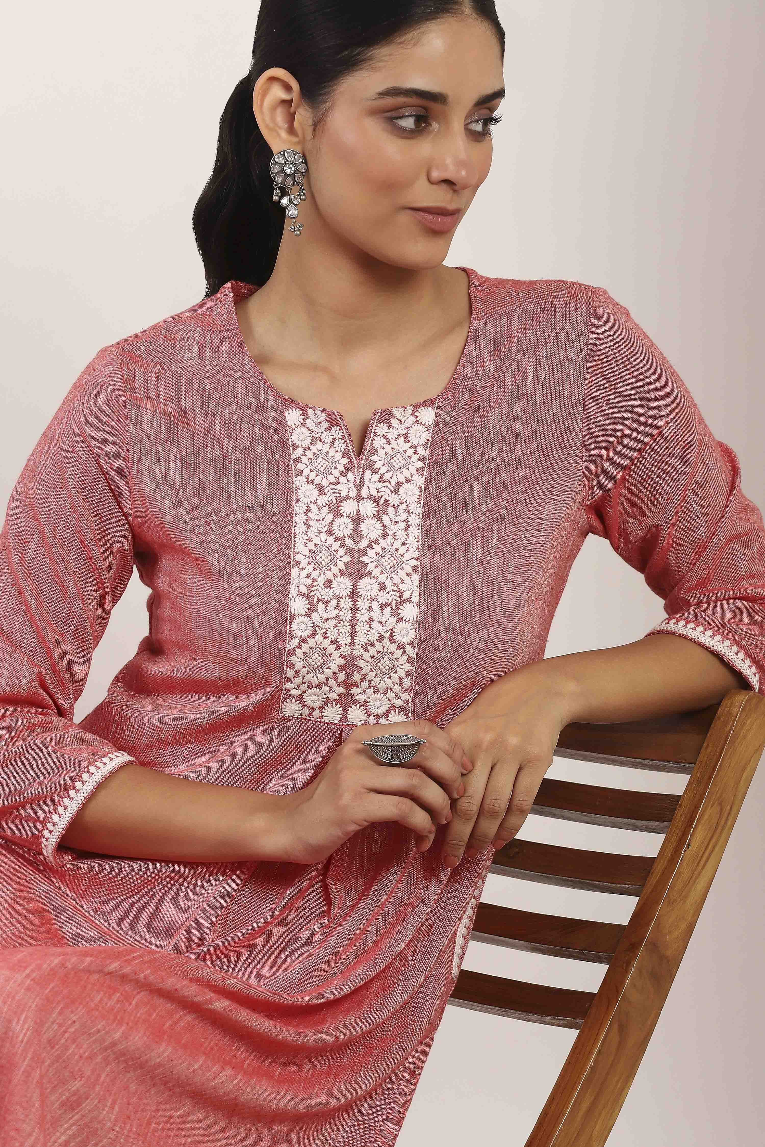 Red Cotton Blend Straight Kurta Pants Set image number 7